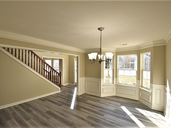 3rd image of 4330 Fox Den Dr