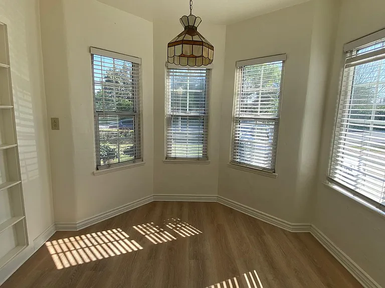 19 E Forest Ave — Photo 12
