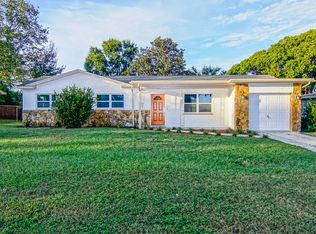 10863 Village Green Ave, Seminole, FL 33772