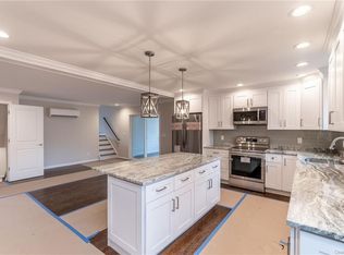 21 Rowley Rd, Poughkeepsie, NY 12601