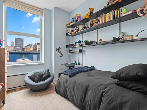 257 West 17th Street image 11 of 15