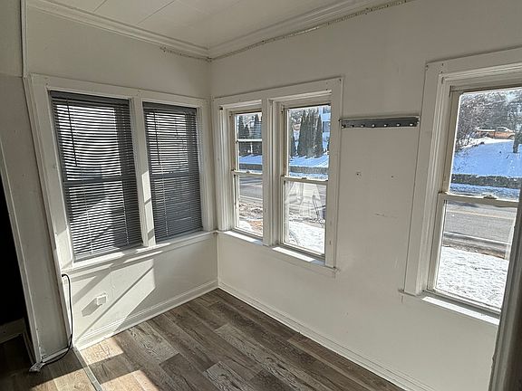 4th image of 128 Main St Floor 1