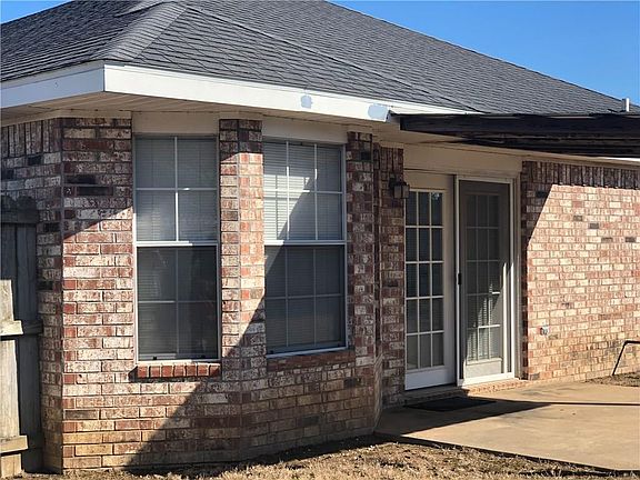 3rd image of 531 Woods Dr