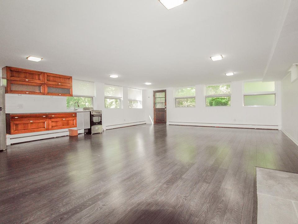 1st image of 38 Rebecca Ln