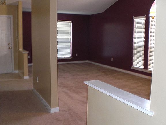 4th image of 10590 Steeplechase Dr