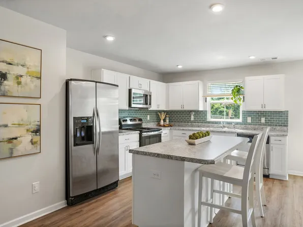 2421 Solomon Ln, Nashville, TN 37207