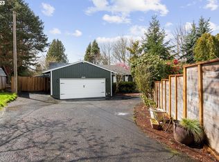 8005 SW 62nd Pl, Portland, OR 97219