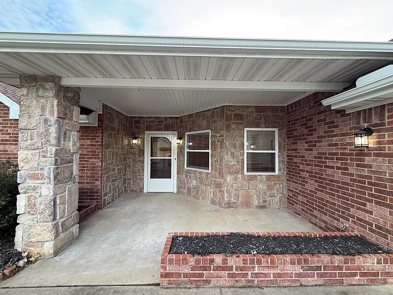 510 College Pl — Photo 3