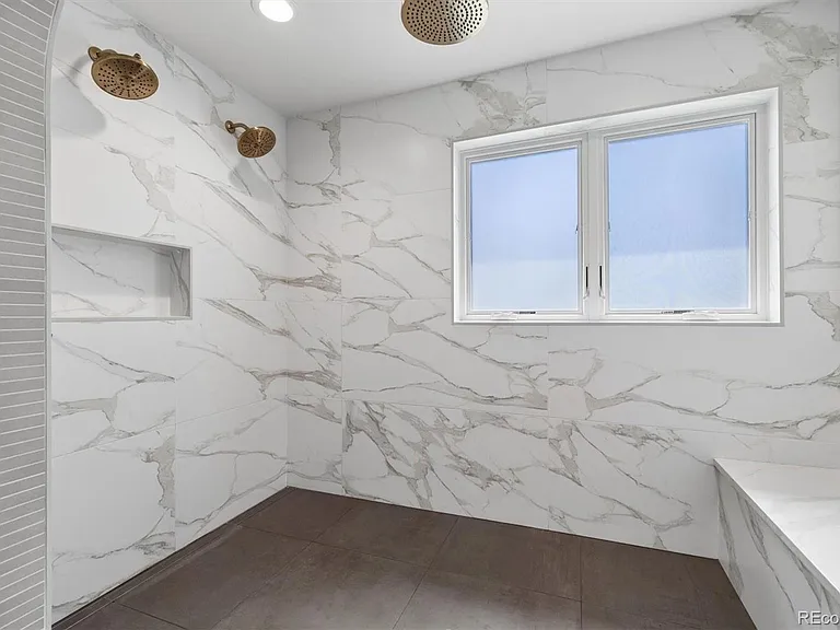 561 Ridgeside Dr — Photo 38