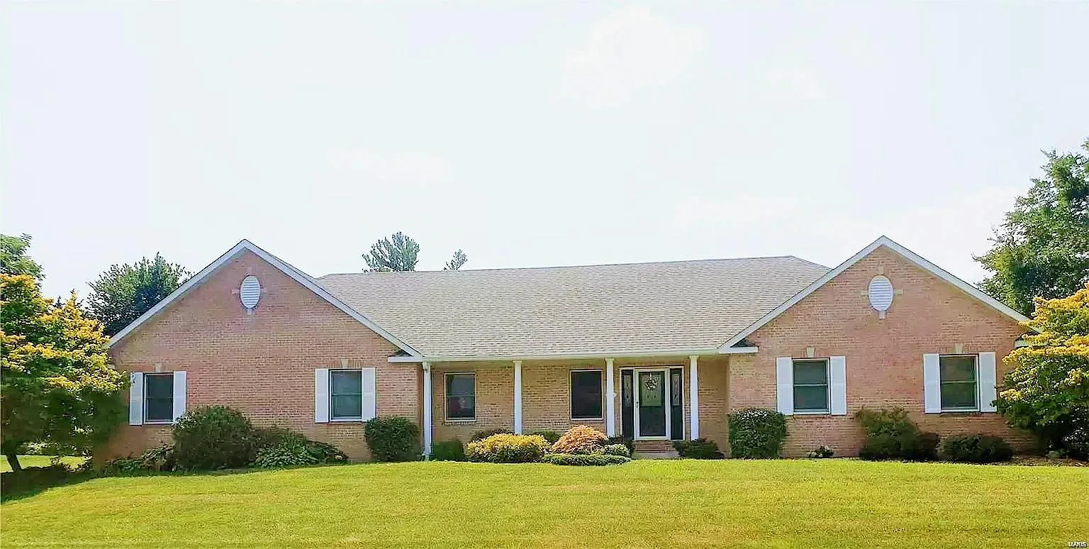 1301 Saddlewood Dr photo 1