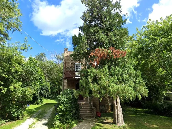 38381 N 6th Ave, Spring Grove, IL 60081
