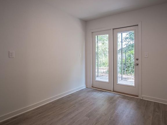 5th image of 685 Idlewild Cir #P
