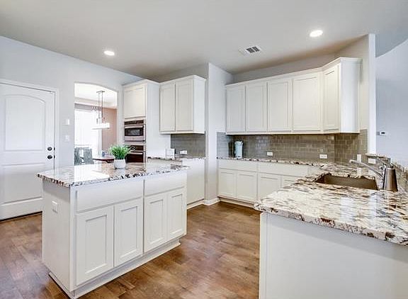 4th image of 2313 Legend Hill Dr