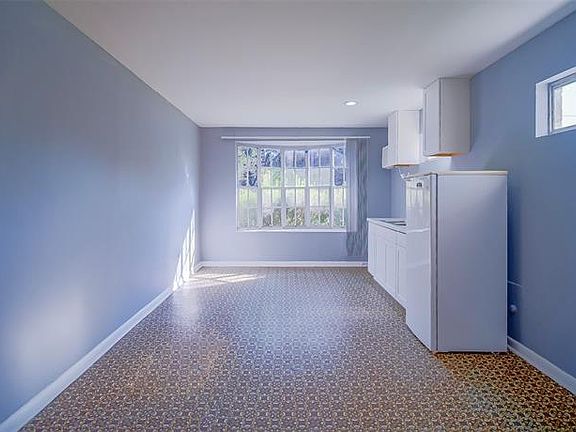 4th image of 1501 NE 57th St #4