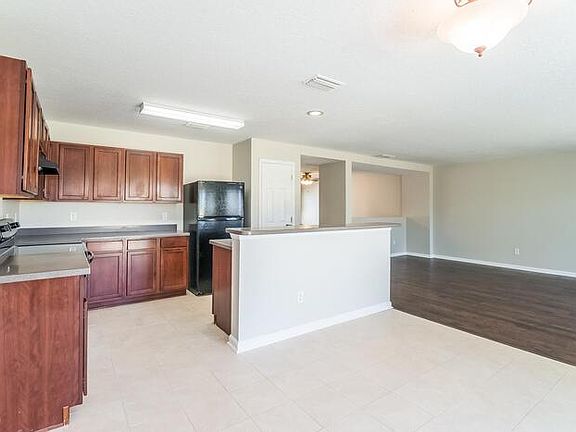 4th image of 11361 Songbird Lakes Ct