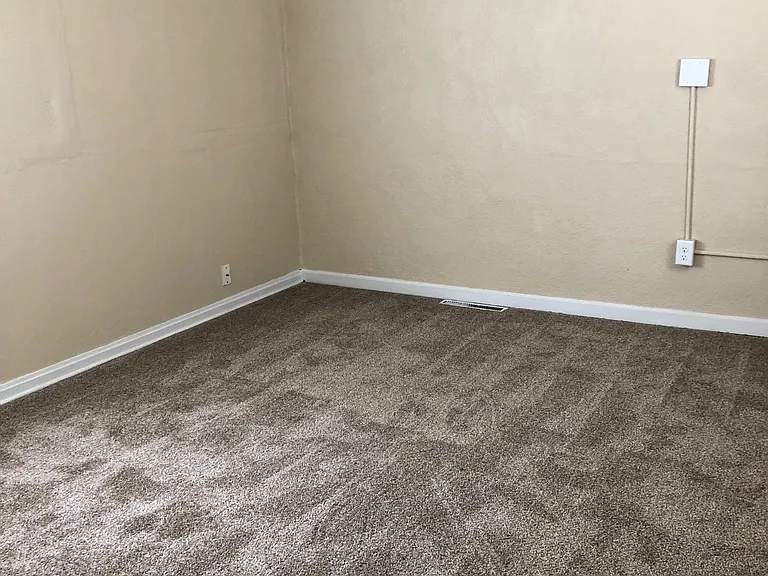 1643 E Abriendo Ave — Photo 7