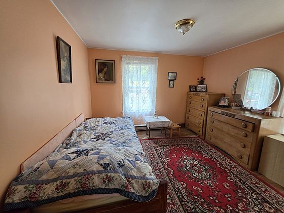 5th image of 49 Oxford Ave