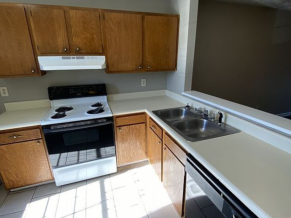 2nd image of 621 South St