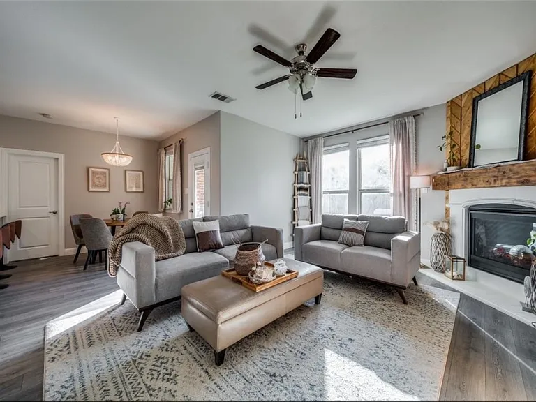 1448 Green Valley Way — Photo 4