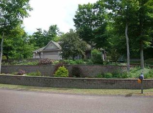 1519 Brookside Dr, Houghton, MI 49931