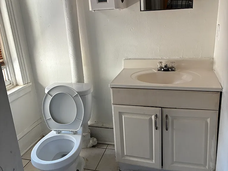 148 W Marshall St #C — Photo 12