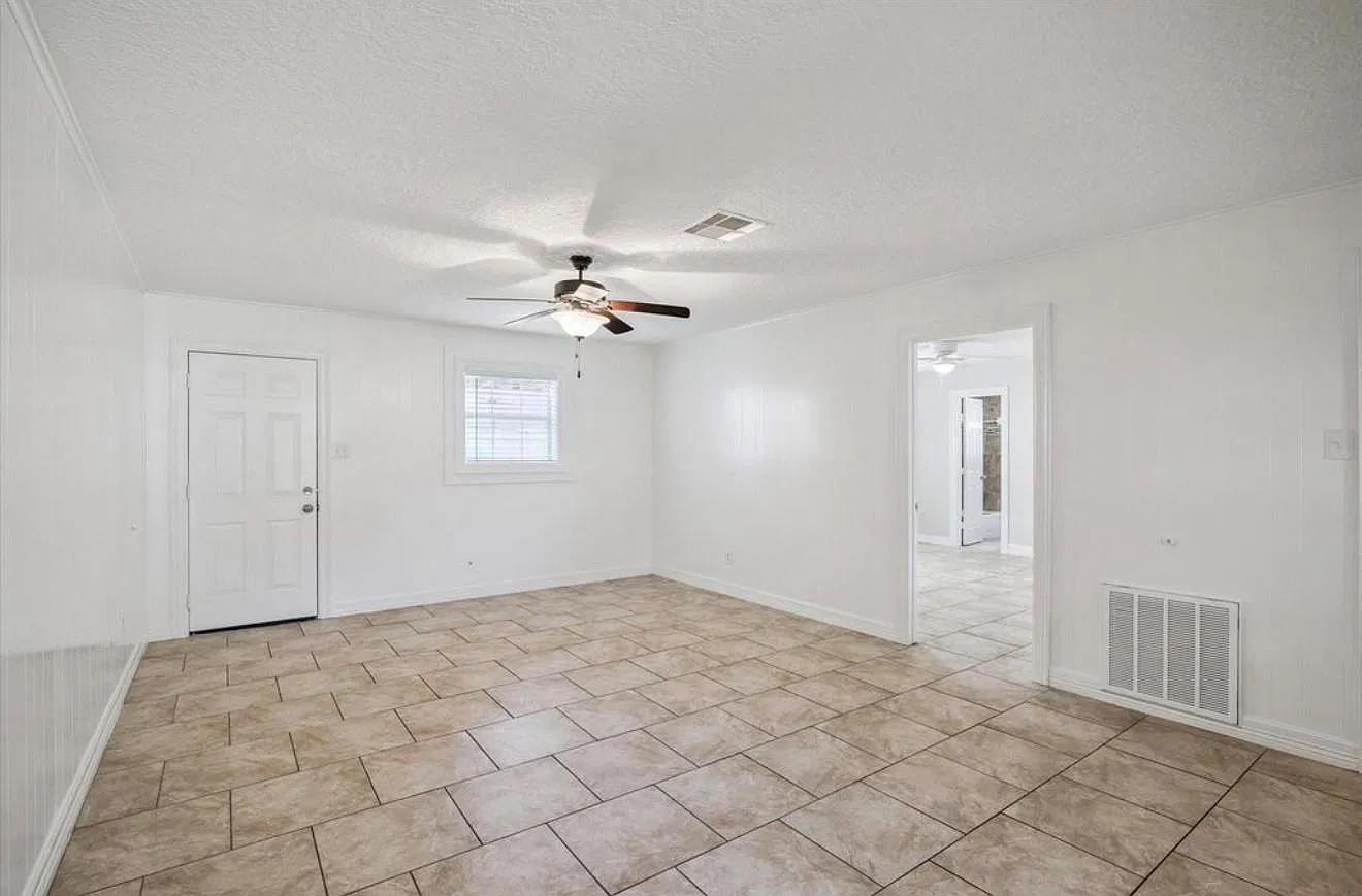 3 bed, 2.0 bath, 1397 sqft, $1,650 — Photo 4