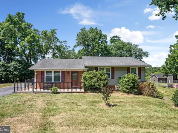 16 E 19th St, Front Royal, VA 22630