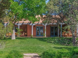 23 Media Luna, Santa Fe, NM 87508
