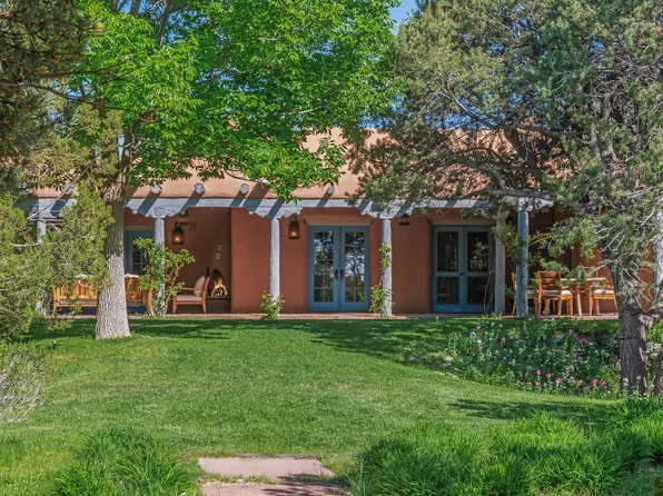 23 Media Luna, Santa Fe, NM 87508