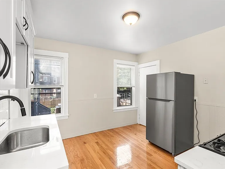 79 Nelson St #1 — Photo 5