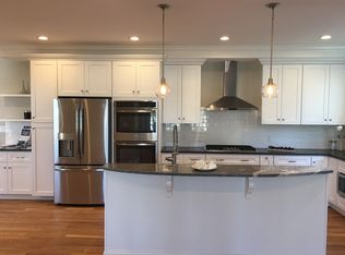 23 Concord Rd, Bedford, MA 01730