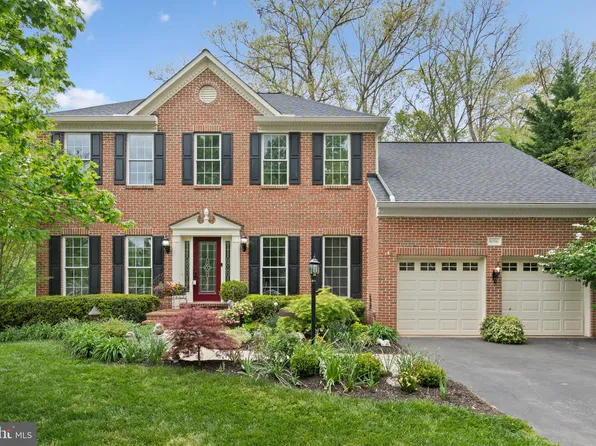 8096 Willingboro Ct, Gainesville, VA 20155