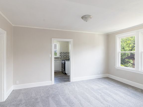 3rd image of 926 Mount Hope Ave #2