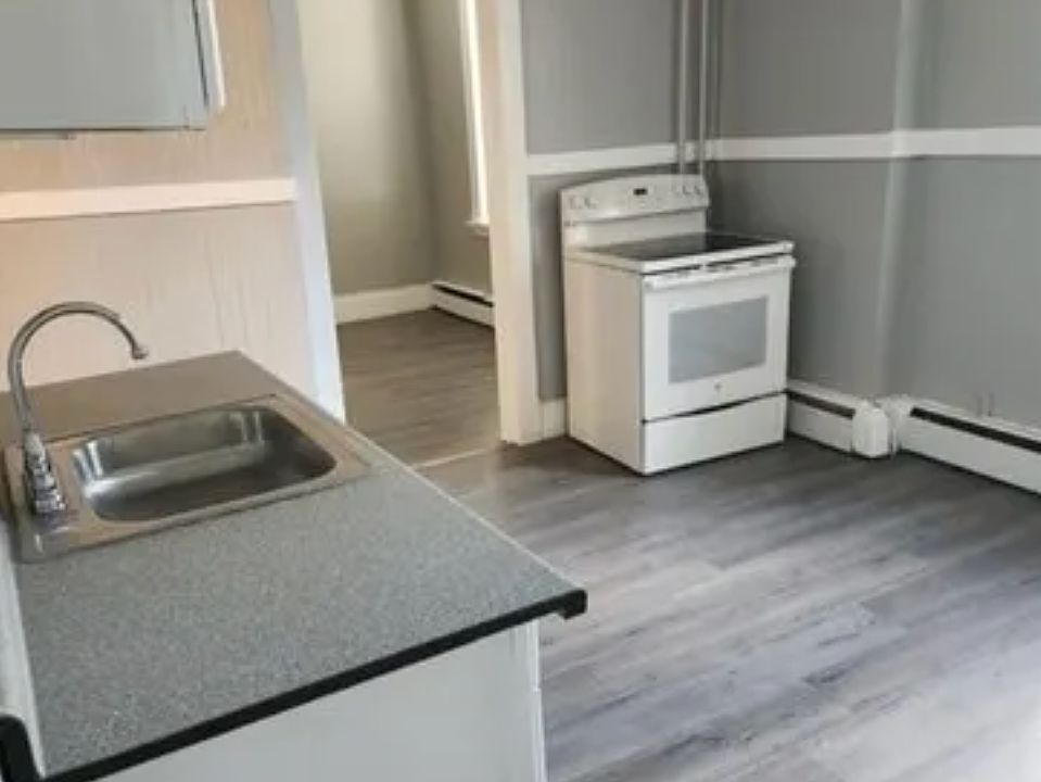2nd image of 18 S Whitney St APT 2N