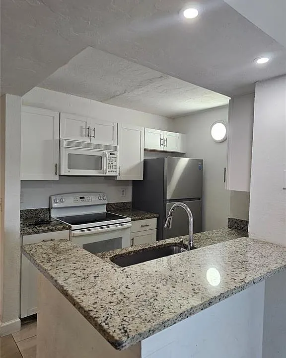 108 Santa Clara Dr #4