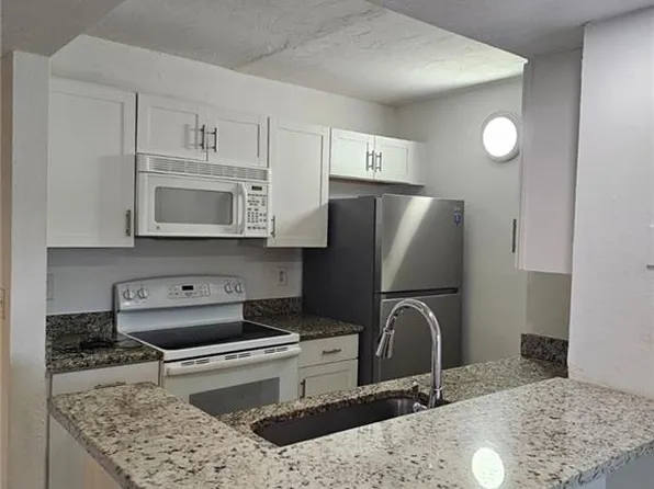 108 Santa Clara Dr, Naples, FL