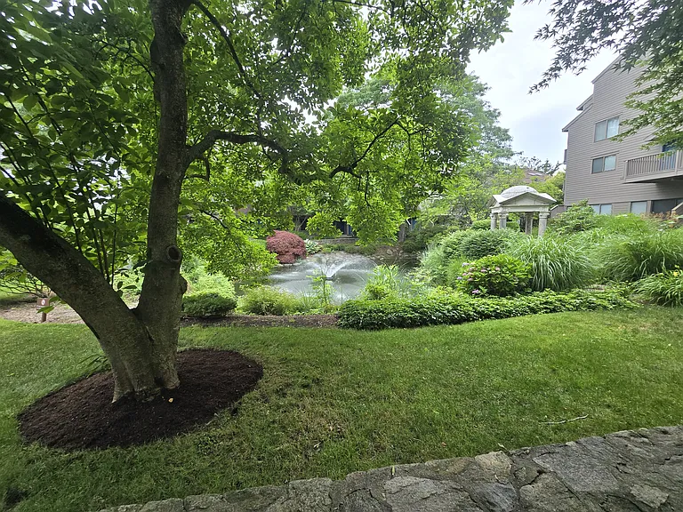1465 E Putnam Ave #331 — Photo 6