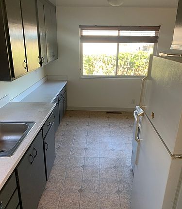5th image of 21639 Cherryland Ct