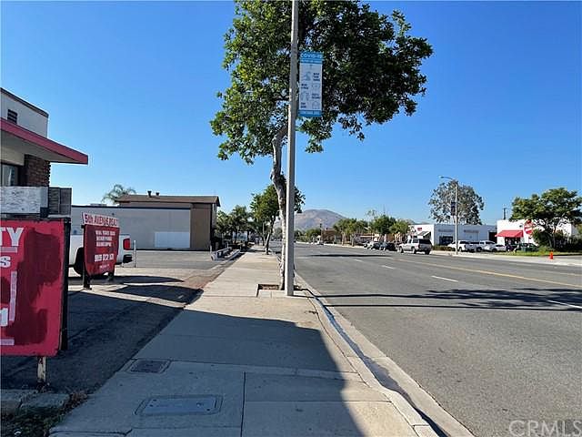 1st image of 9481 Sierra Ave