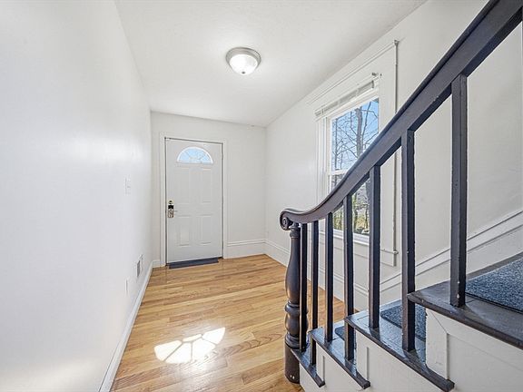 5th image of 691 Randolph St