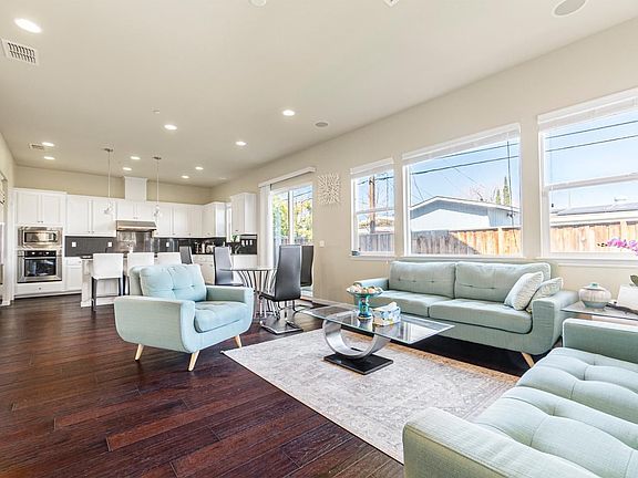 5th image of 1875 Worthington Cir