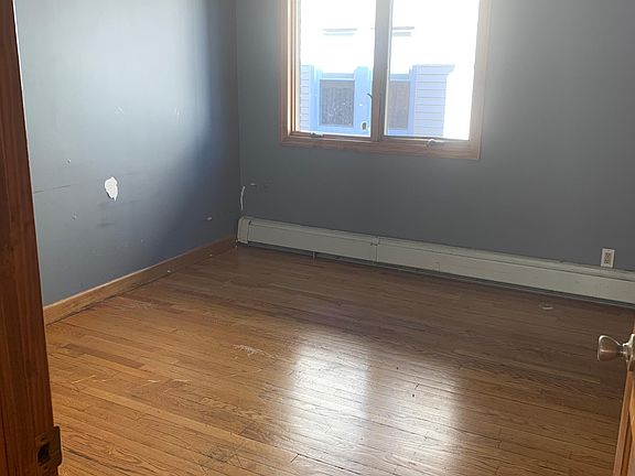 3rd image of 451 Shannon Pl #1