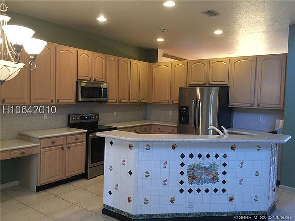 3rd image of 16868 SW 7th St