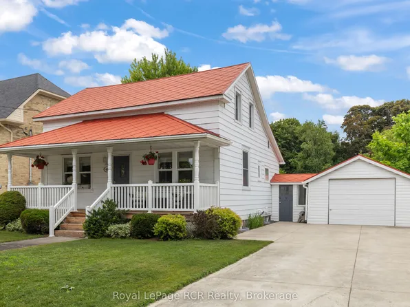 40 Grosvenor St S, Saugeen Shores, ON N0H 2L0