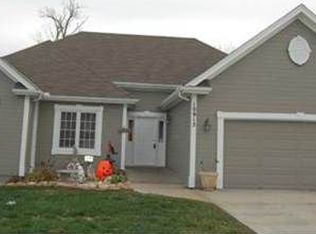 10915 N Oxford Ave, Kansas City, MO 64157