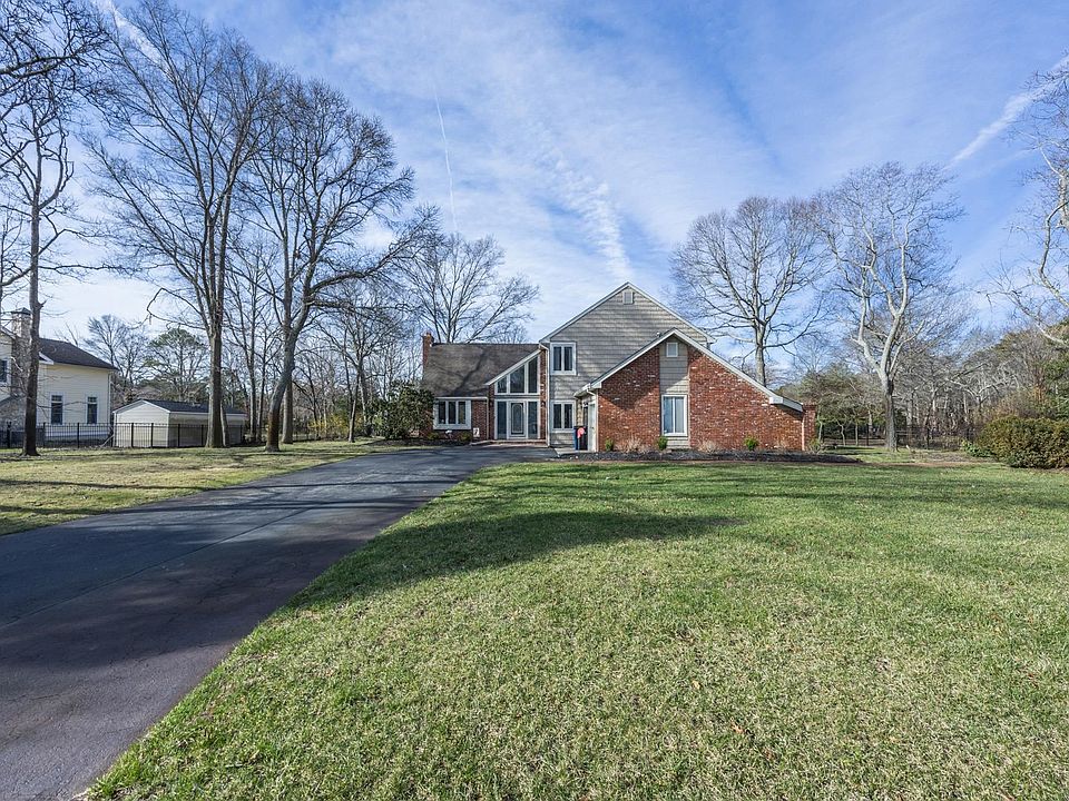 1st image of 7 Somers Ave