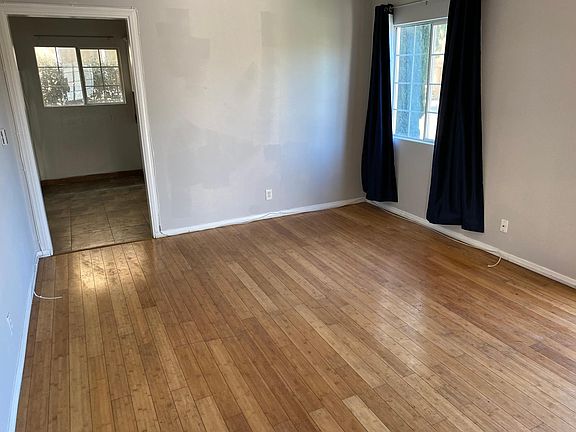 5th image of 2520 Virginia Ave APT 1