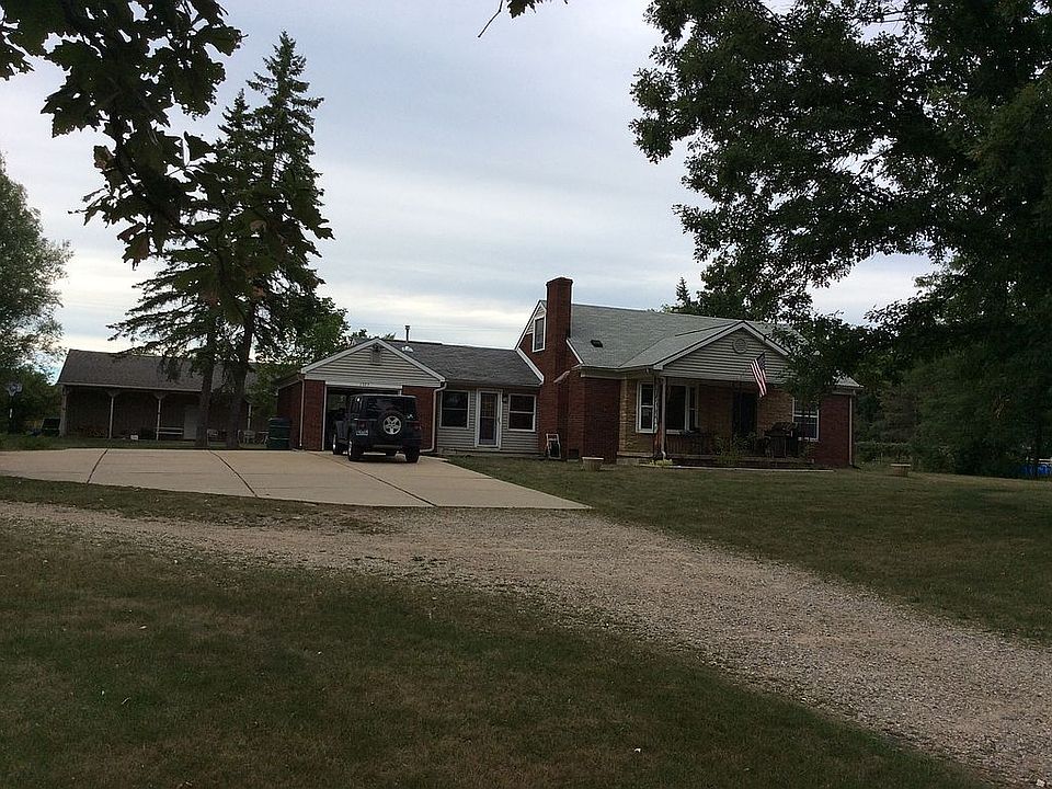 2nd image of 1975 Eager Rd