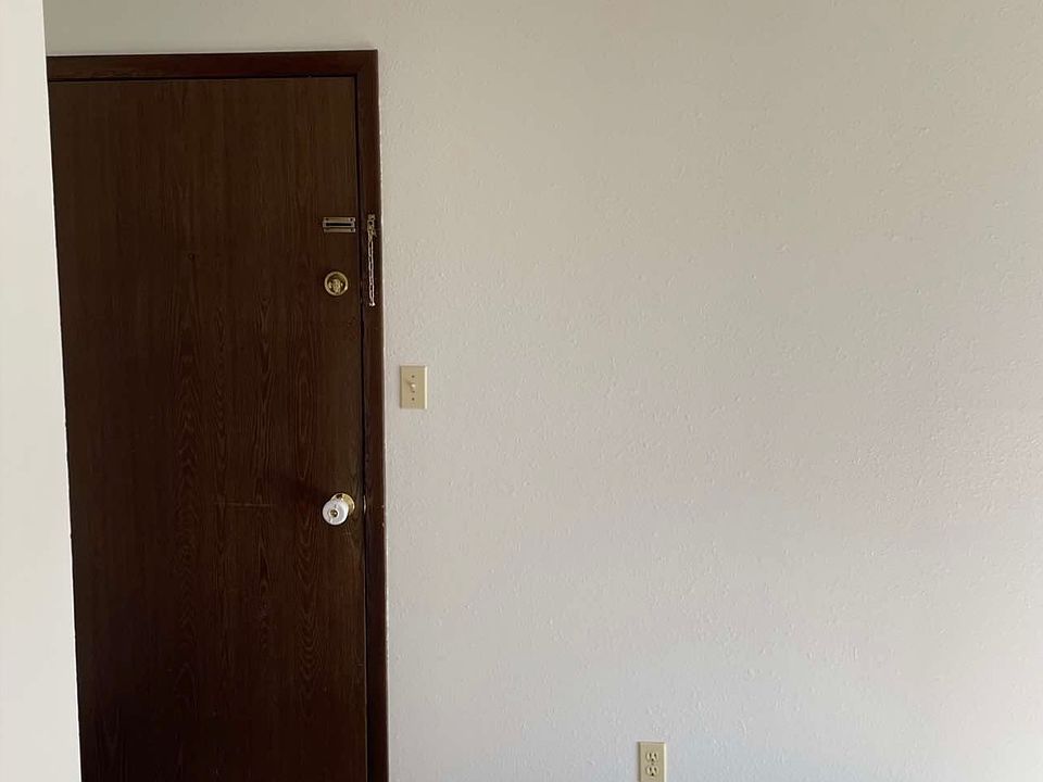 2nd image of 2100 N Adams St #16182753
