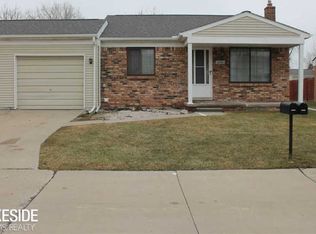 16466 Terrace Ct, Roseville, MI